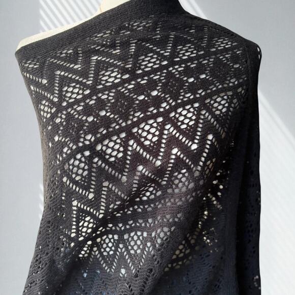 Whimsigoth black crochet poncho - Picture 2 of 3